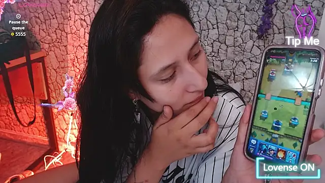 Chat soba uživo modela eyes_moonn