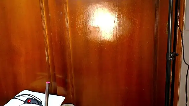 selene_moretti's Live Chat Room