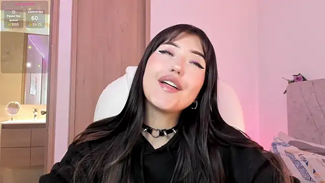 ivyJanne – Naživo chatovacia miestnosť