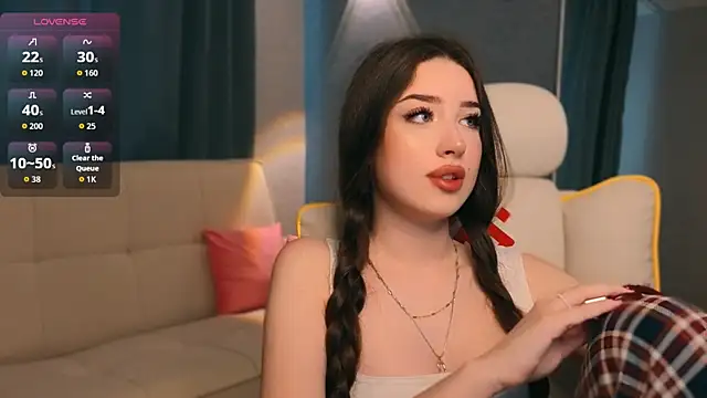 חדר צ'אט בשידור חי של noonespyed