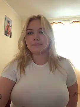 cutiejuliee чат на живо