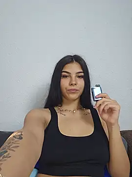 Živá chatovací místnost Crissdesire