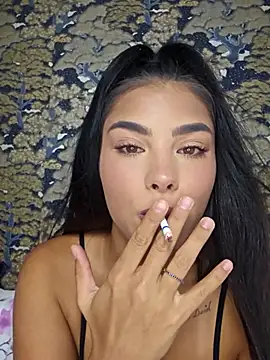 Phòng Chat Trực Tiếp Crissdesire