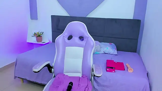 princess_skinny_'s Live Chat Room