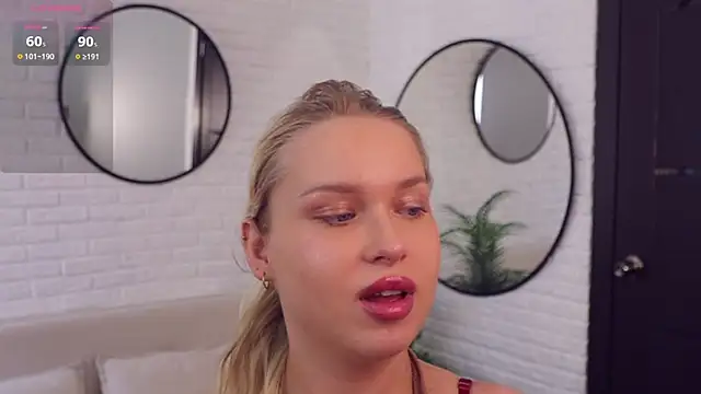angelic_coy Adlı Modelin Canlı Sohbet Odası
