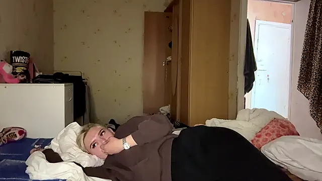 חדר צ'אט בשידור חי של Sophia_Blonde