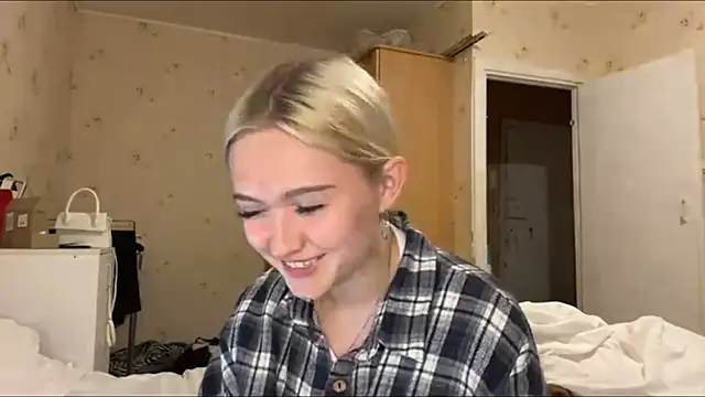 Sophia_Blonde: δωμάτιο απευθείας συνομιλίας