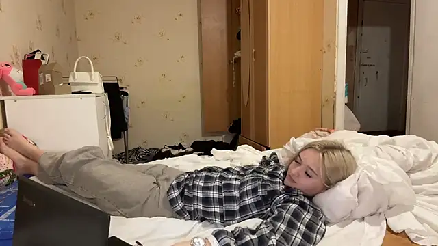 Sophia_Blondeのライブチャットルーム