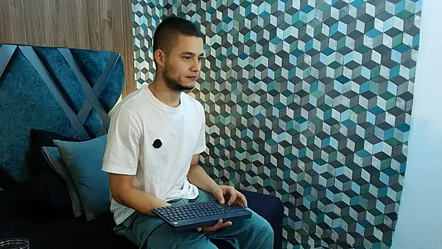 Joaho_Fernandez Adlı Modelin Canlı Sohbet Odası
