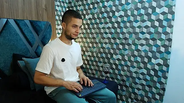 Joaho_Fernandez live-chat rom
