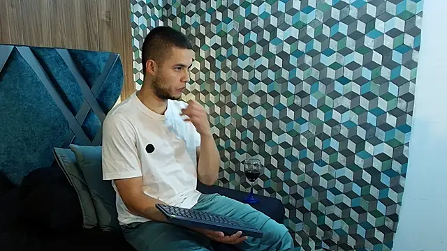 חדר צ'אט בשידור חי של Joaho_Fernandez