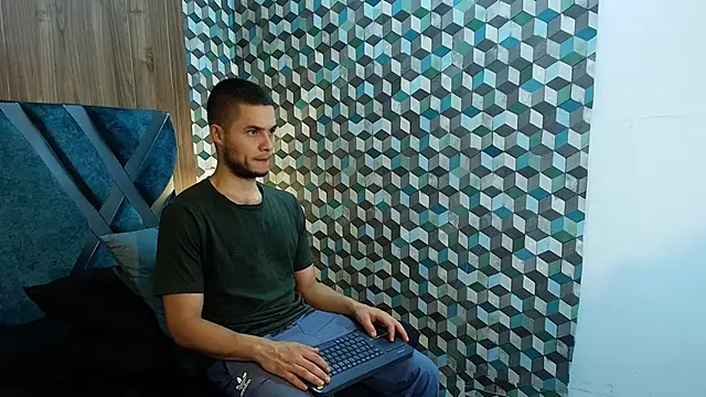 Joaho_Fernandez's Live Chat Room