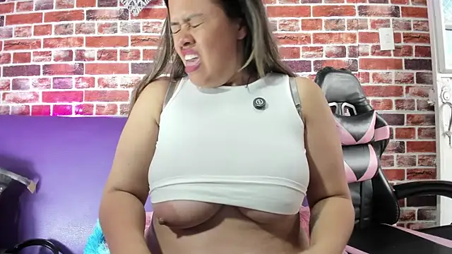 غرفة دردشة Miss_Pecados المباشرة
