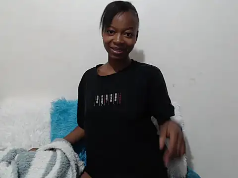 SexyPetite_22 Adlı Modelin Canlı Sohbet Odası