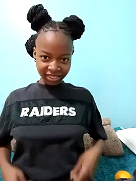 SexyPetite_22's Live Chat Room