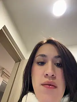 SerenaFox_ Adlı Modelin Canlı Sohbet Odası