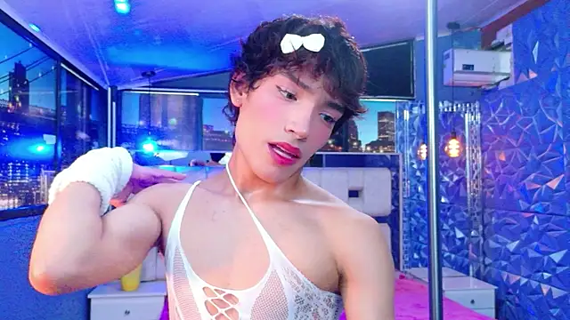 Seks show uživo modela AlecciaNova na kameri