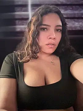 غرفة دردشة Dakotaa_ls المباشرة