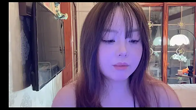 Živá chatovací místnost LongLongQueen
