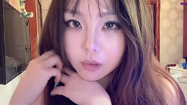 LongLongQueen's Live Chat Room