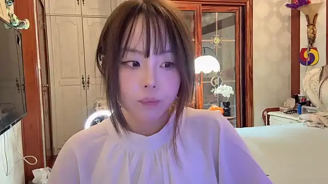 LongLongQueen's Live Chat Room