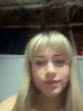 NinaVerse Adlı Modelin Canlı Sohbet Odası