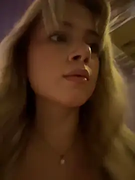 Sala de chat ao vivo de NinaVerse