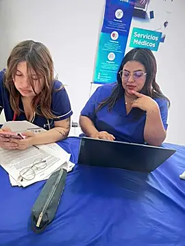 velen_09 Adlı Modelin Canlı Sohbet Odası