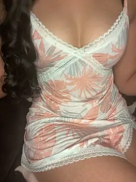 ROUUH Adlı Modelin Canlı Sohbet Odası