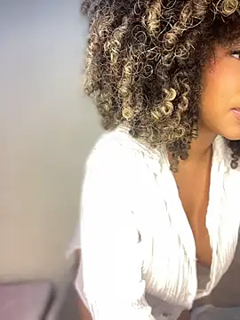 Pokój czatu na żywo – Kendra_curly