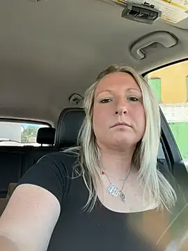 sweetkacibaby – Naživo XXX chat