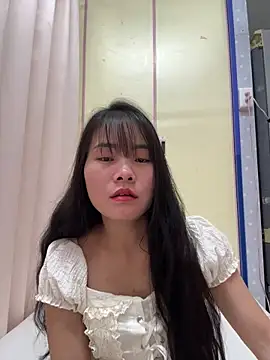 Naked-xx Adlı Modelin Canlı Sohbet Odası