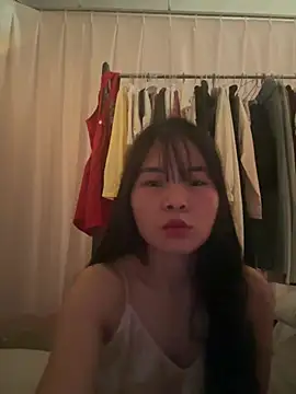 Naked-xx Adlı Modelin Canlı Sohbet Odası