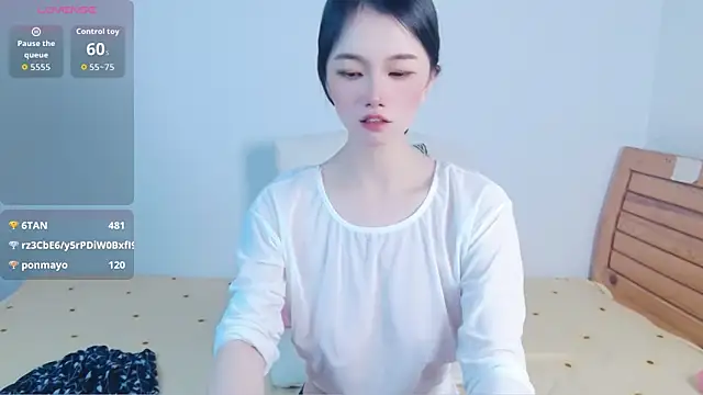 amihuang Adlı Modelin Canlı Sohbet Odası