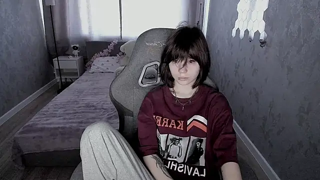 Loly_Cuttie Adlı Modelin Canlı Sohbet Odası