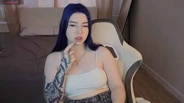 honey_cherrry Adlı Modelin Canlı Sohbet Odası