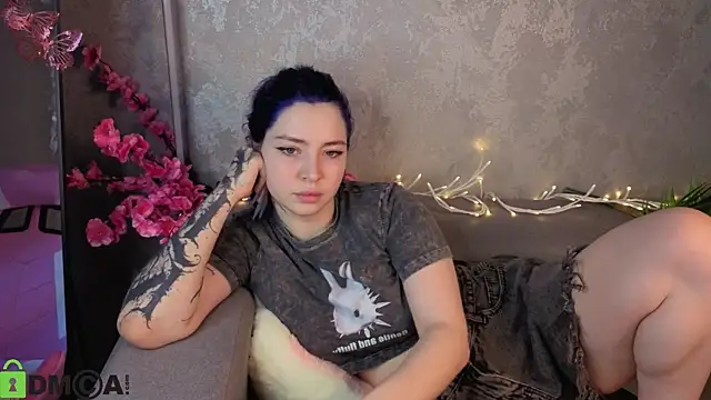 חדר צ'אט בשידור חי של honey_cherrry