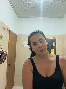 غرفة دردشة Cami_olarte المباشرة