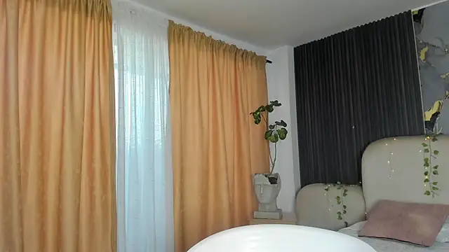 غرفة دردشة LilithLuxor_ المباشرة