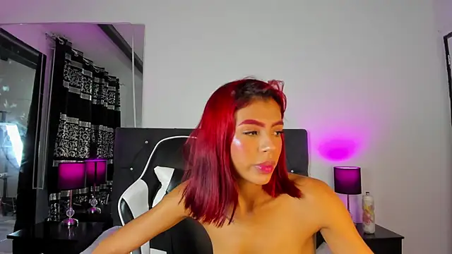غرفة دردشة Scarlet__Rosse المباشرة