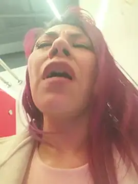 חדר צ'אט בשידור חי של tatianabelli