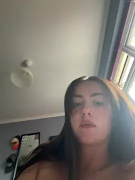 Živá chatovací místnost LolaSkyee