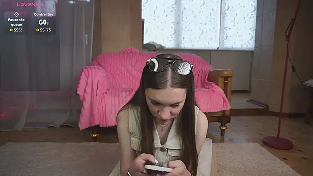 Nayeomy Live chatroom