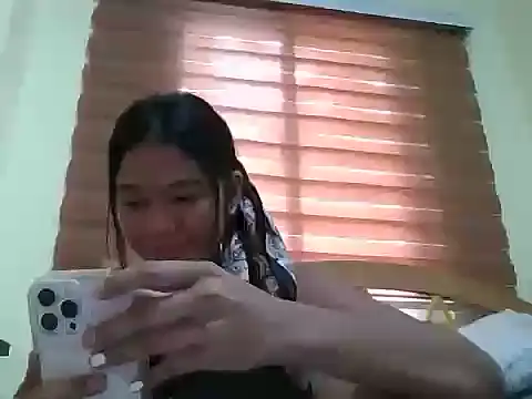 NaughtyAmie 现场聊天室