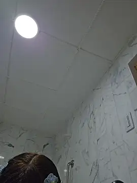 Pretty_karol's Live Chat Room