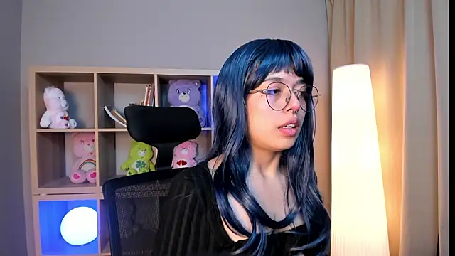 Saphyralux's Live Chat Room