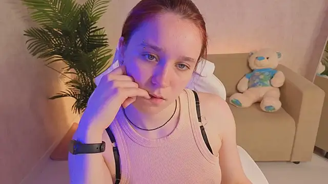 SweetieBlush's Live Chat Room