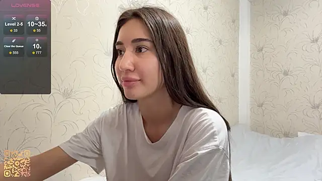 NamiLoon Adlı Modelin Canlı Sohbet Odası