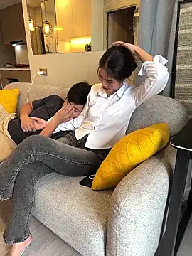 C-B-00001 现场性爱视讯表演
