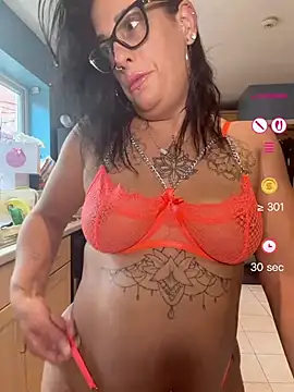 Itsivybelle_filthymilfuk Live chatroom